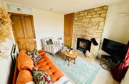 Chipping Norton House | Cotswold Home over 4 floors - perfect for Families Friends Contractors