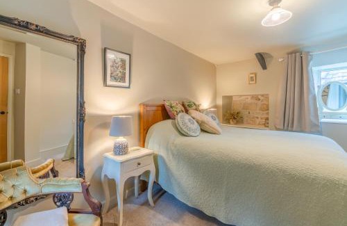 Stroud House | Cotswold Way Cottage