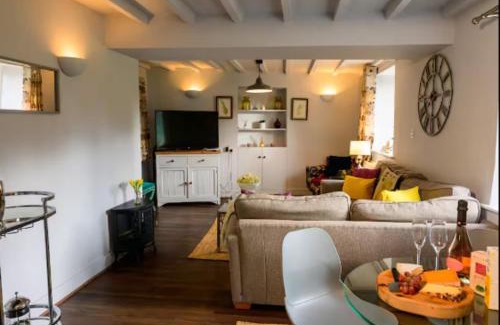 Moreton-in-Marsh House | Cotswolds Corner Cottage