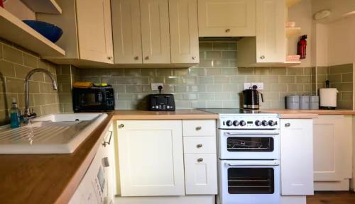 Moreton-in-Marsh House | Cotswolds Corner Cottage
