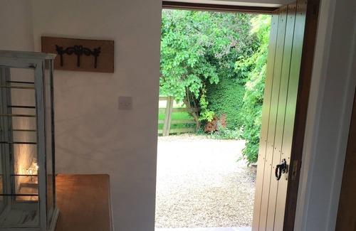 Wimpstone House | Cotswolds heaven, feed the alpacas and relax in luxury cottage with hot tub