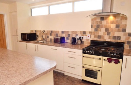 Stroud Cottage | Cotswolds Valleys Accommodation-Stony Hs