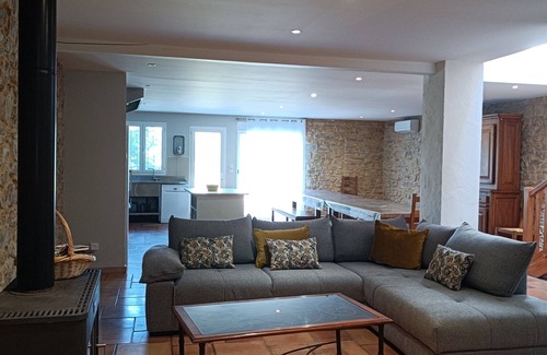 Saint-Cesaire-de-Gauzignan Other | cottage located in the quiet countryside
