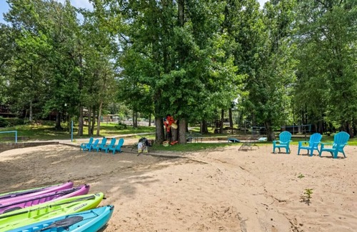Almo Cabin | Cottage 10 · Lakeview Cottage on Kentucky Lake - Sleeps 4 - Pet Friendly!