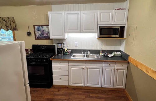 Somes Bar Cottage | cottage 2. 2 bedrooms, 2 bathrooms, full kitchen and front porch