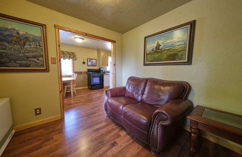 Somes Bar Cottage | cottage 2. 2 bedrooms, 2 bathrooms, full kitchen and front porch