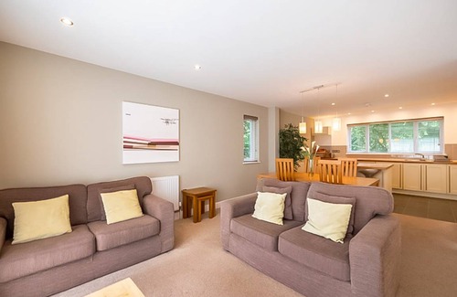 Carnon Downs Cottage | Cottage ∙ 2 bedrooms ∙ 4 guests