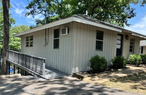 Almo Cabin | Cottage 2 · Lakefront Cottage on Kentucky Lake - Sleeps 6 - Pet Friendly!