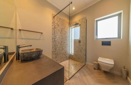 Simondium Ski Chalet | Cottage 3 - Leo Sky Farm