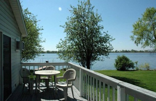 Fox Lake House | Cottage 3 on Beautiful Fox Lake!