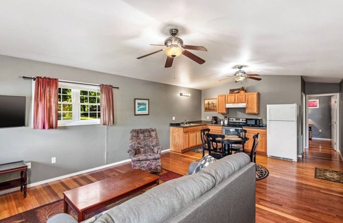 Mountain Home Cabin | Cottage 4 at Rim Shoals