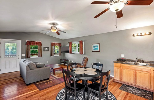 Mountain Home Cabin | Cottage 4 at Rim Shoals