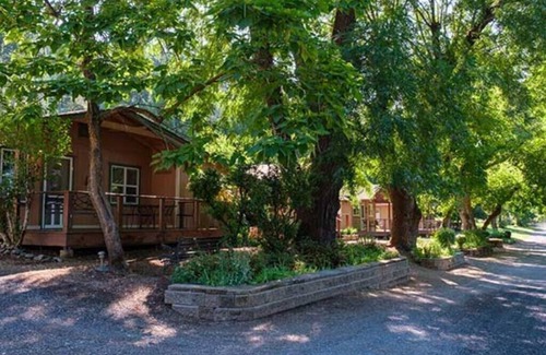 Somes Bar Cottage | Cottage 4.