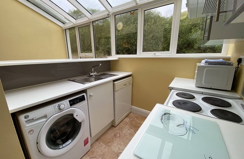 Clifden Cottage | Cottage 466 - Clifden - sleeps 5 guests in 3 bedrooms