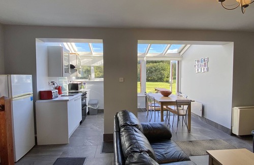 Clifden Cottage | Cottage 470 - Clifden - sleeps 5 guests in 3 bedrooms