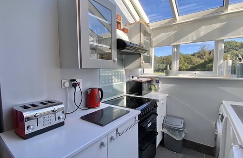 Clifden Cottage | Cottage 470 - Clifden - sleeps 5 guests in 3 bedrooms