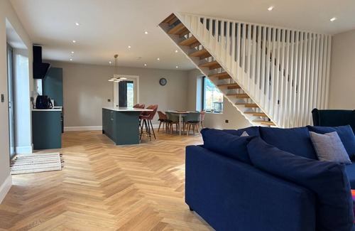 Clifden Cottage | Cottage 482 - Clifden - sleeps 6 guests in 3 bedrooms