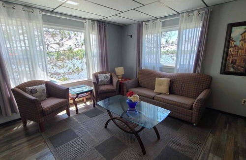 Carling Cabin | Cottage #5 - 3 Bedroom at Katawoda Cottages