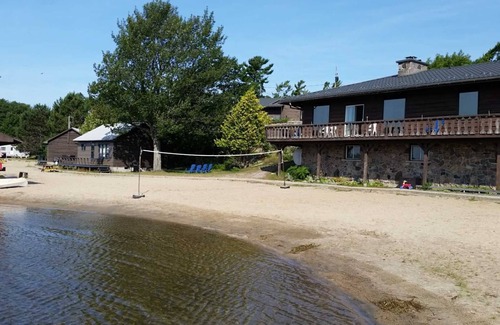 Carling Cabin | Cottage #5 - 3 Bedroom at Katawoda Cottages