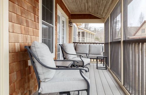Edgecomb House | Cottage 56 is a beautiful modern property with direct views of Sheepscot River.