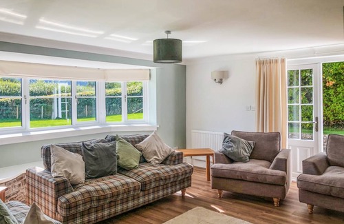 Llanfihangel Tal-y-llyn Cottage | Cottage ∙ 6 bedrooms ∙ 12 guests