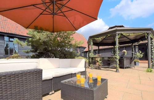 Needham Market Cottage | Cottage ∙ 8 bedrooms ∙ 22 guests