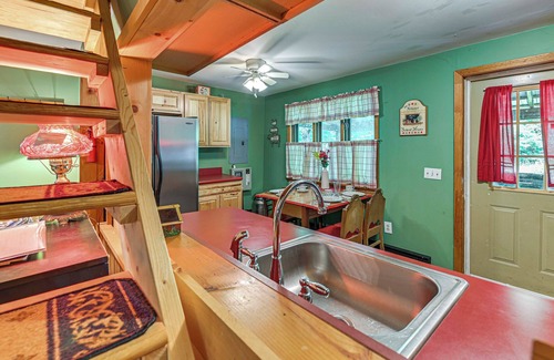 North Creek Cottage | Cottage < 8 Mi to Gore Mountain in Bakers Mill!