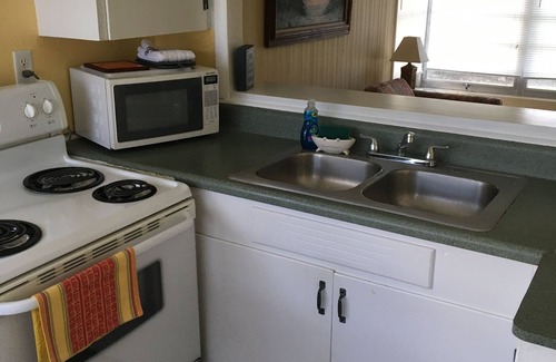 Jensen Beach Cottage | Cottage Across from the Indian River, Close to Downtown