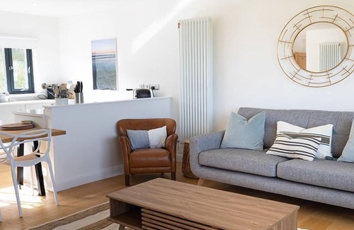 Pistyll Apartment | Cottage and parking