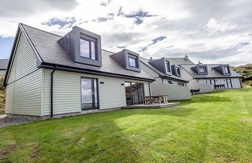 Pistyll Apartment | Cottage and parking