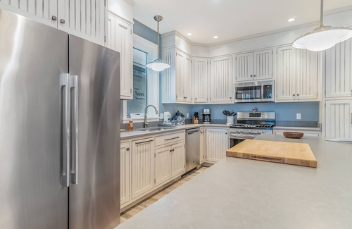 Beulah Cottage | Cottage + Apt w/Prime Location on Crystal Lake, Deck, 2 Grills, 2 Kitchens, WiFi