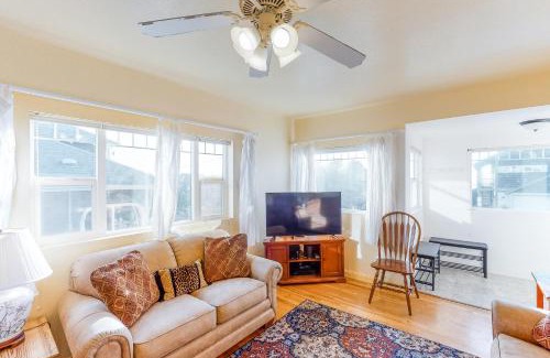 Newport House | Cottage at Nye Beach