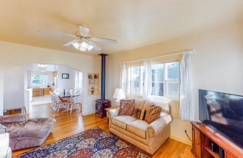 Newport House | Cottage at Nye Beach