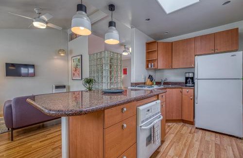 Crown Point House | Cottage By Mission Bay