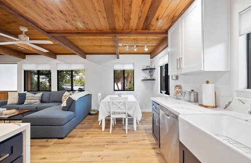 Lantern District Cottage | Cottage by the Harbor
