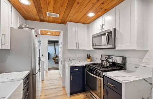 Lantern District Cottage | Cottage by the Harbor