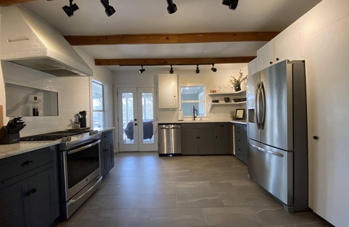 Kerrville Cottage | Cottage by the River - Sunday Suite