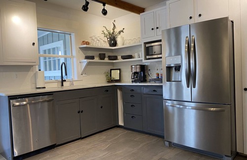 Kerrville Cottage | Cottage by the River - Sunday Suite