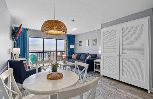Myrtle Beach Apartment | Cottage By the Sea! Renovated Condo with Ocean Views!