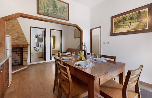 Palmela Cottage | Cottage 'Casa Verdelho' with Shared Pool, Shared Terrace and Air Conditioning