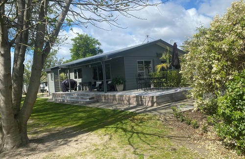 Parkvale Cottage | Cottage close to village