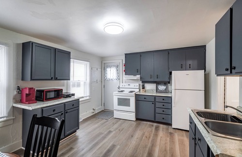 La Crosse Cottage | Cottage close to Oktoberfest action and Fest grounds!