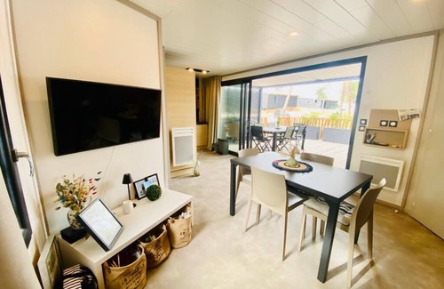 Jullouville-les-Pins Cottage | Cottage Cosy 6 Personnes Avec Grande Terrasse les Pieds Presque Dans Leau
