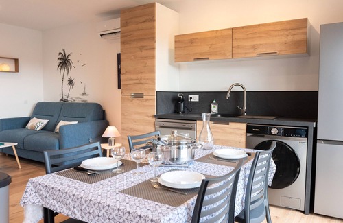 Sorede Apartment | Cottage 'Côté Mer' with Mountain View, Wi-Fi and Air Conditioning