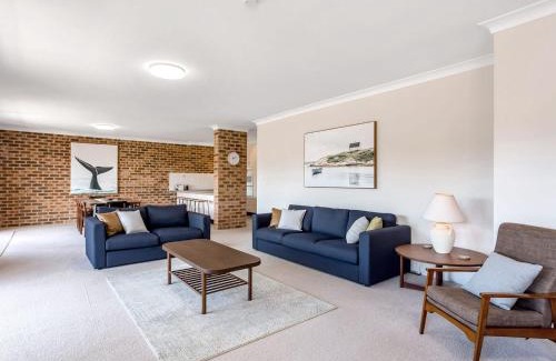 Nelson Bay Apartment | Cottage Court 4 Shoal Bay and Little Beach at your fingertips