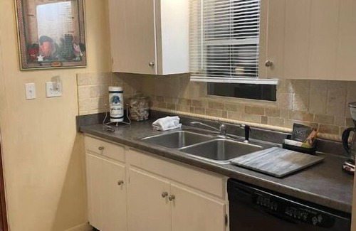 Port St. Joe Cottage | Cottage Cozy Corner Boat Parking 2 blks. from Boat Ramp 7 Min. Drive To Beach