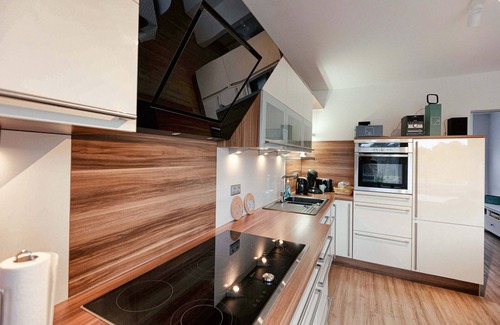 Wolthusen House | Cottage directly on the canal