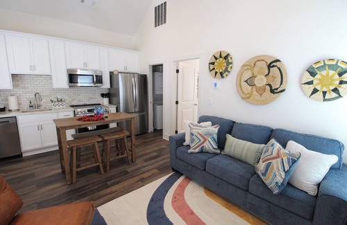 Auburn Cottage | Cottage District Q