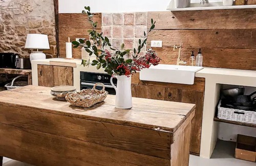 Tourtoirac House | Cottage 'Domaine De Pragelier, Le Magnolia' with Shared Pool, Private Garden and Wi-Fi