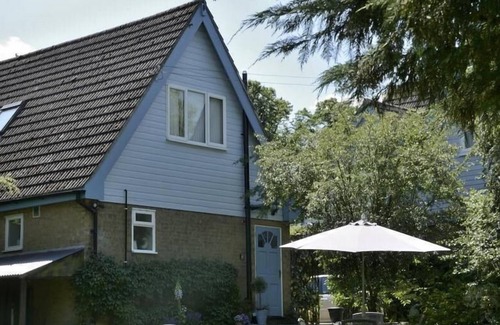 Cambridge Cottage | Cottage-Ensuite with Shower-Cam Cottage